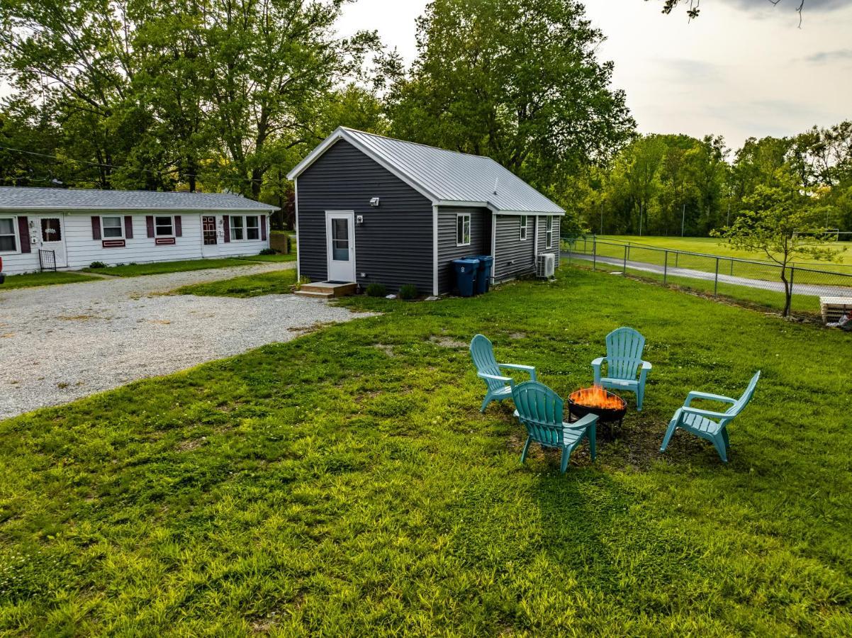 Renovated Retreat Home In Huron Walking Distance To Beach Exterior photo